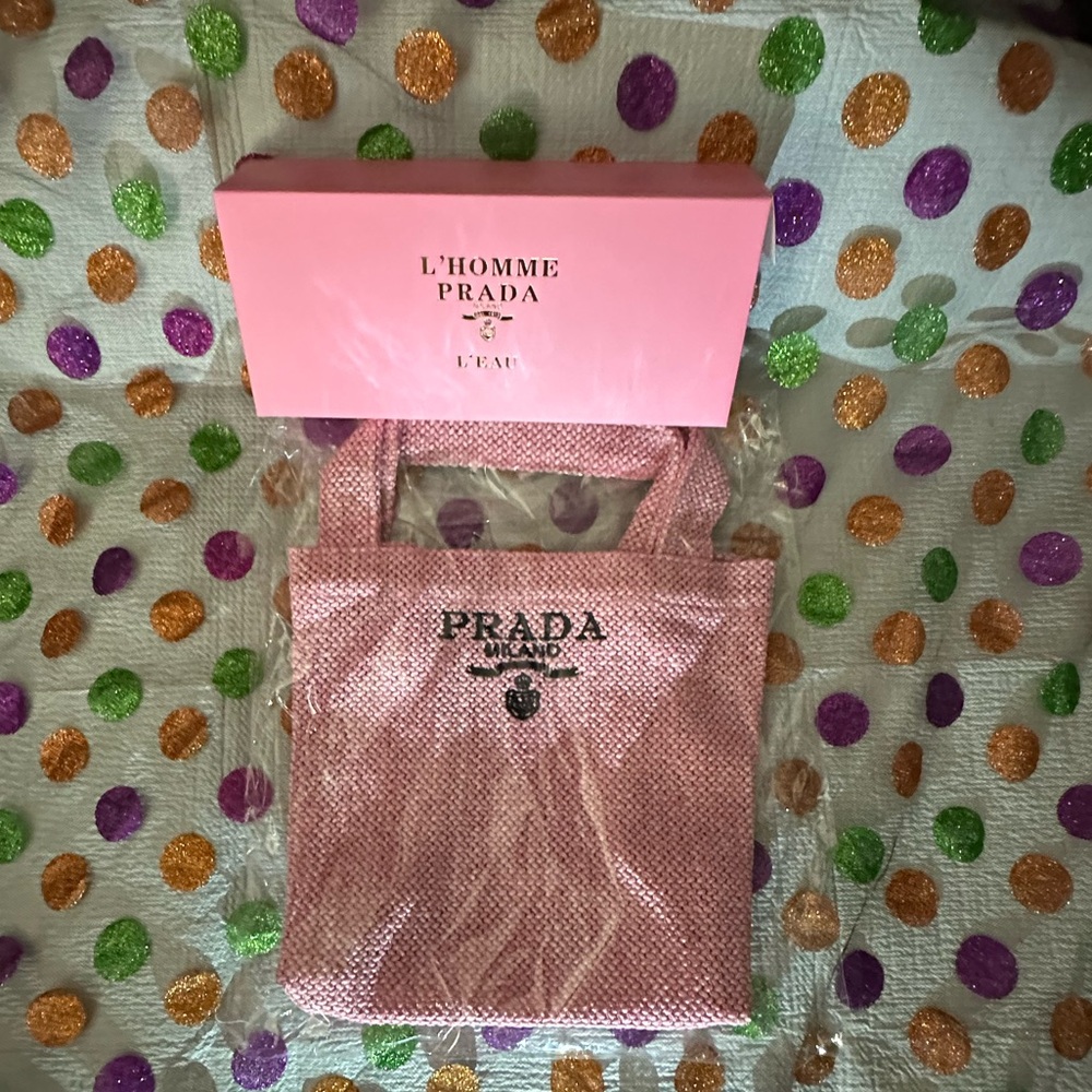 Prada Pink Straw Tote with Black Logo - Picture 3 of 14
